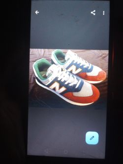 New Balance Sneakers 