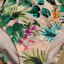 Size Small Swim Bottom