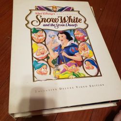 Disney Snow White And The Seven Dwarfs Exclusive Deluxe Video Edition