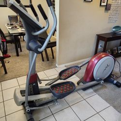 FREEMOTION  XTe ELLIPTICAL Workout Machine