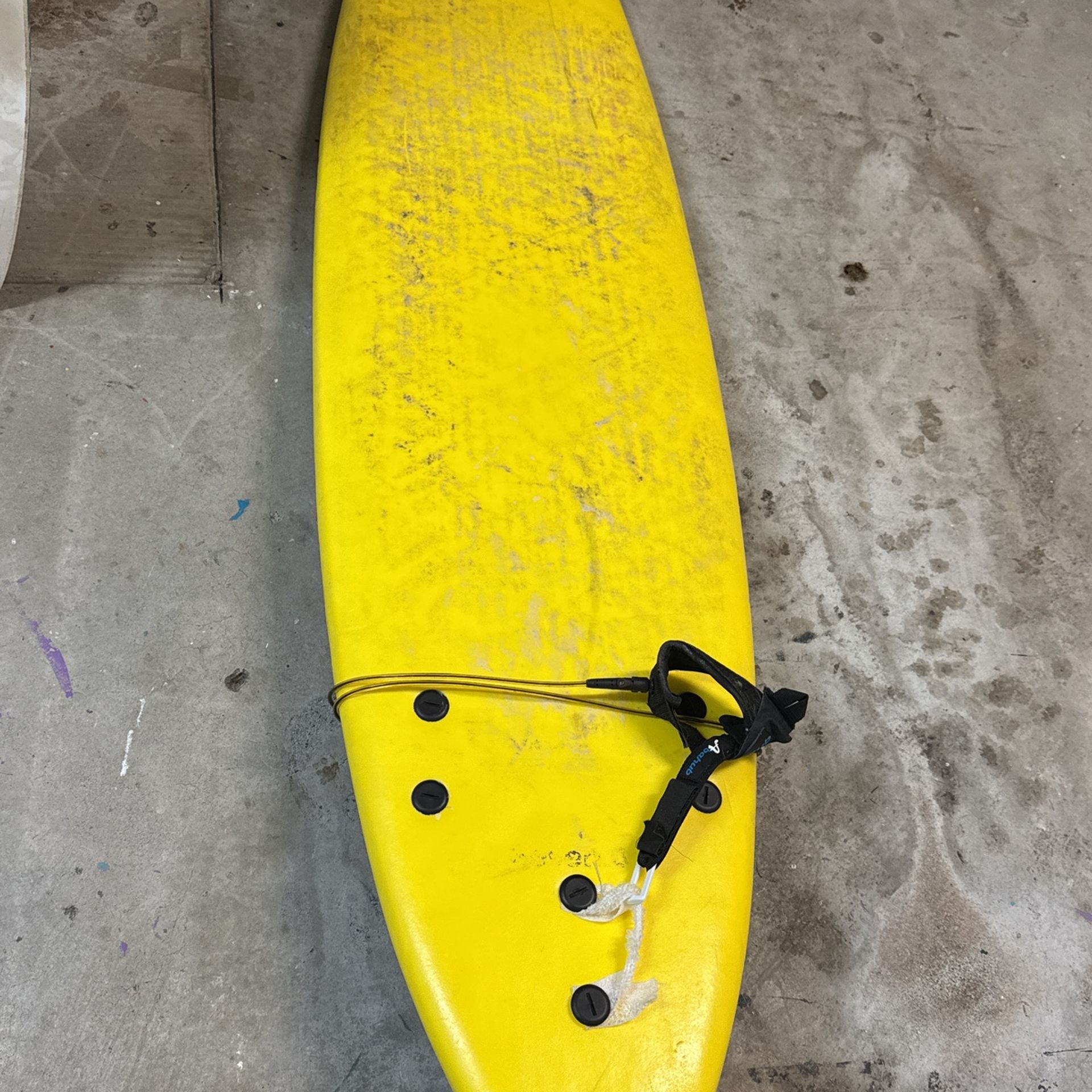 Surfboard 7 Foot With Leash