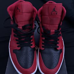 AIR JORDAN 1 MID 8.5M