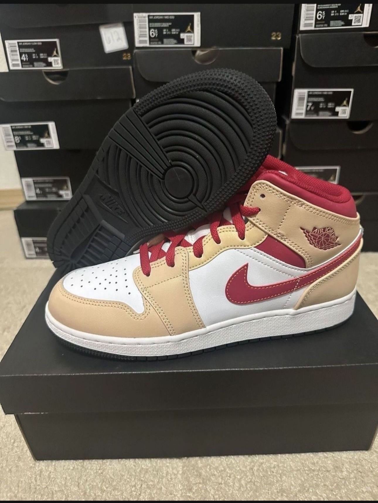 Air Jordan 1 Mid GS White Onyx Light Curry 554725-201 Sz 7Y Brand New