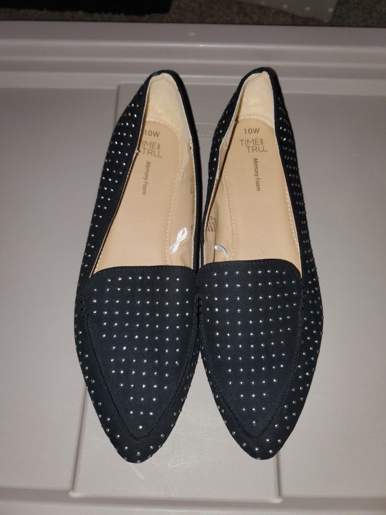 *NWOT* Black + Silver Stud Embellished Memory Foam Flats (10W)