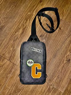 COACH SULLIVAN PACK IN SIGNATURE CANVAS WITH PATCHES