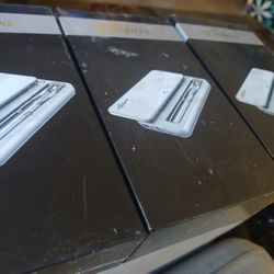 Sc-vapenpen-wht.  1x 1300mah Rechargable Battery Case  2xempty Cartridges  USB Charger Comes With Manual Instructions  . $20 Each