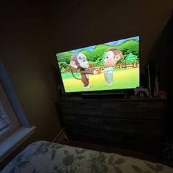 Dressing table with mirror