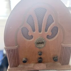 Vintage-Style Thomas Collector’s Edition Radio (Model BD109)