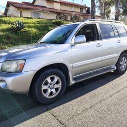 2004 TOYOTA HIGHLANDER LOW MILES