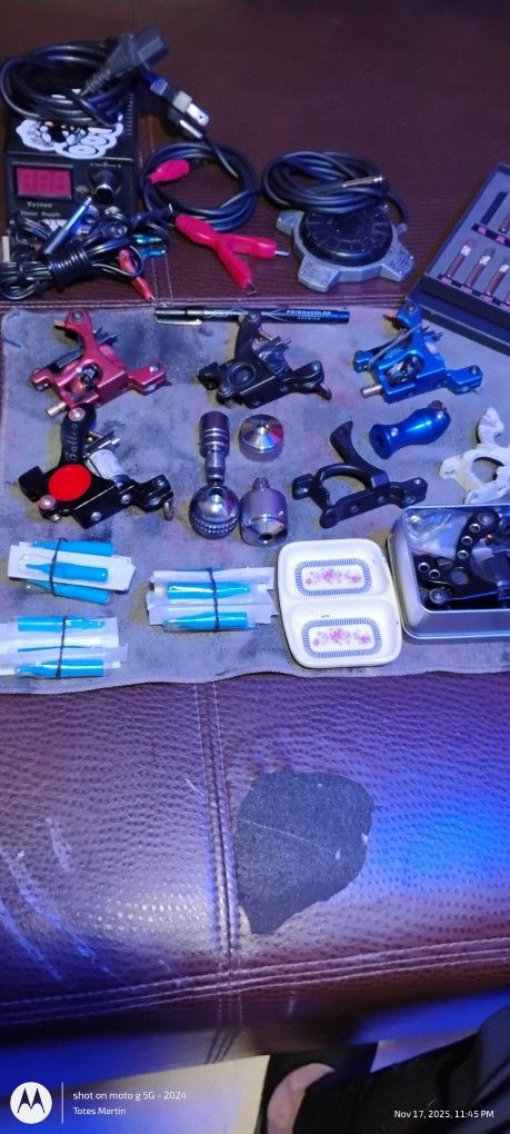 Tattoo Machines With Supplies