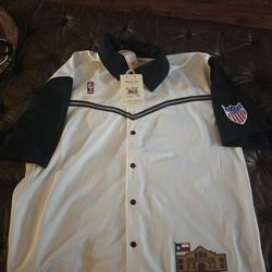 New with Tags--- Spurs MITCHELLE & Ness SHOOTING SHIRT 3XL