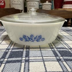 Vintage Gire - King 3 Quart Cornflower  Casserole Dish. 