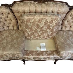VICTORIAN KINGSLEY FURNITURE CO