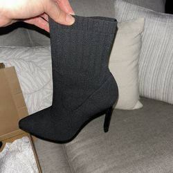 Black Heeled Boots ( Steve Madden S7 )