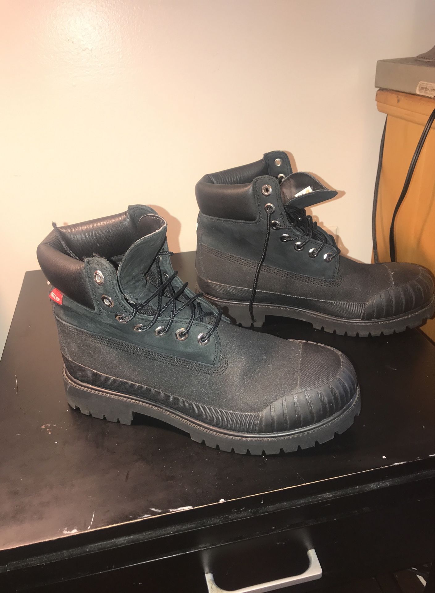 Timberland Helcop RARE Size 8.5 All Black ( Used Condition)