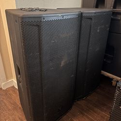 Pair Of Jbl Srx 835 Powered Speakers 