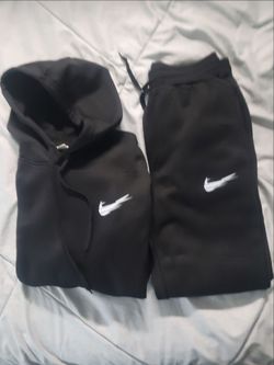 New Nike sweatshirt and sweatpants medium