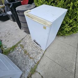 Small Frigerator 