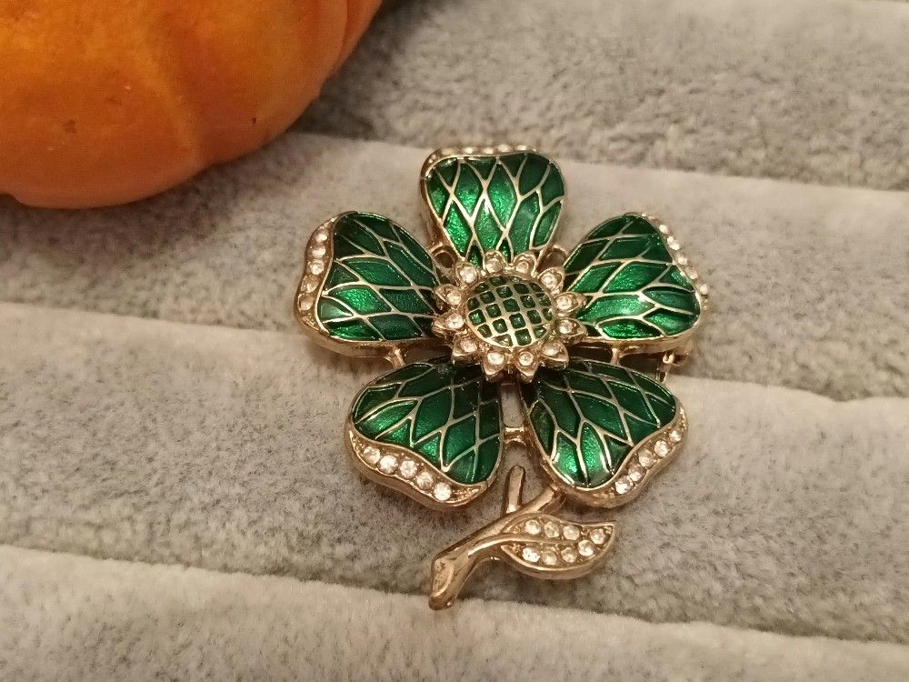 Unique Green Petal Classic Exquisite Enamel Brooch Pin Jewelry