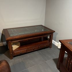 Broyhill Coffee Table Set