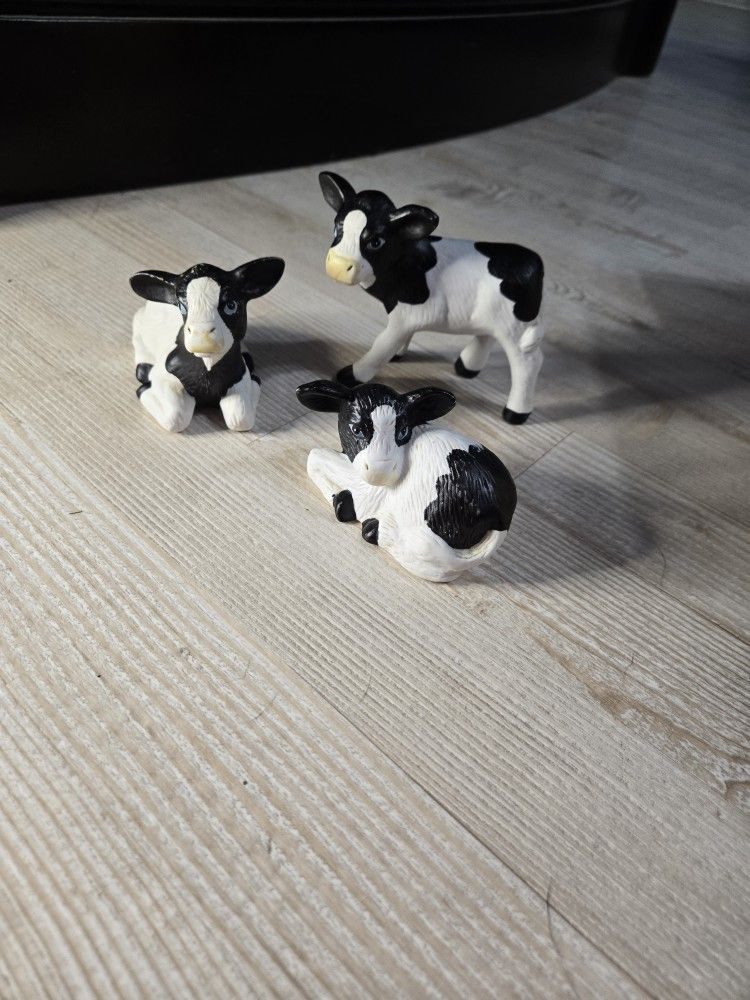 Vintage Set Of 3 Cows
