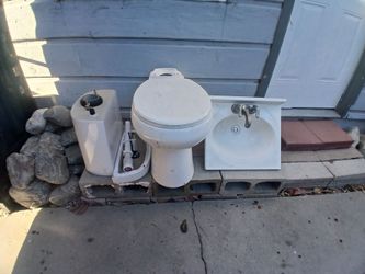 Kamode and sink