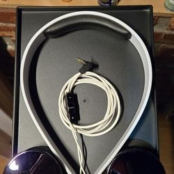Sol Republic V8 Wire Headphones 