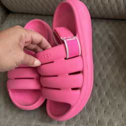Uggs Woman’s 8 $15