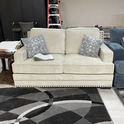 LOVESEAT