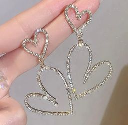 Double Heart Post backs 