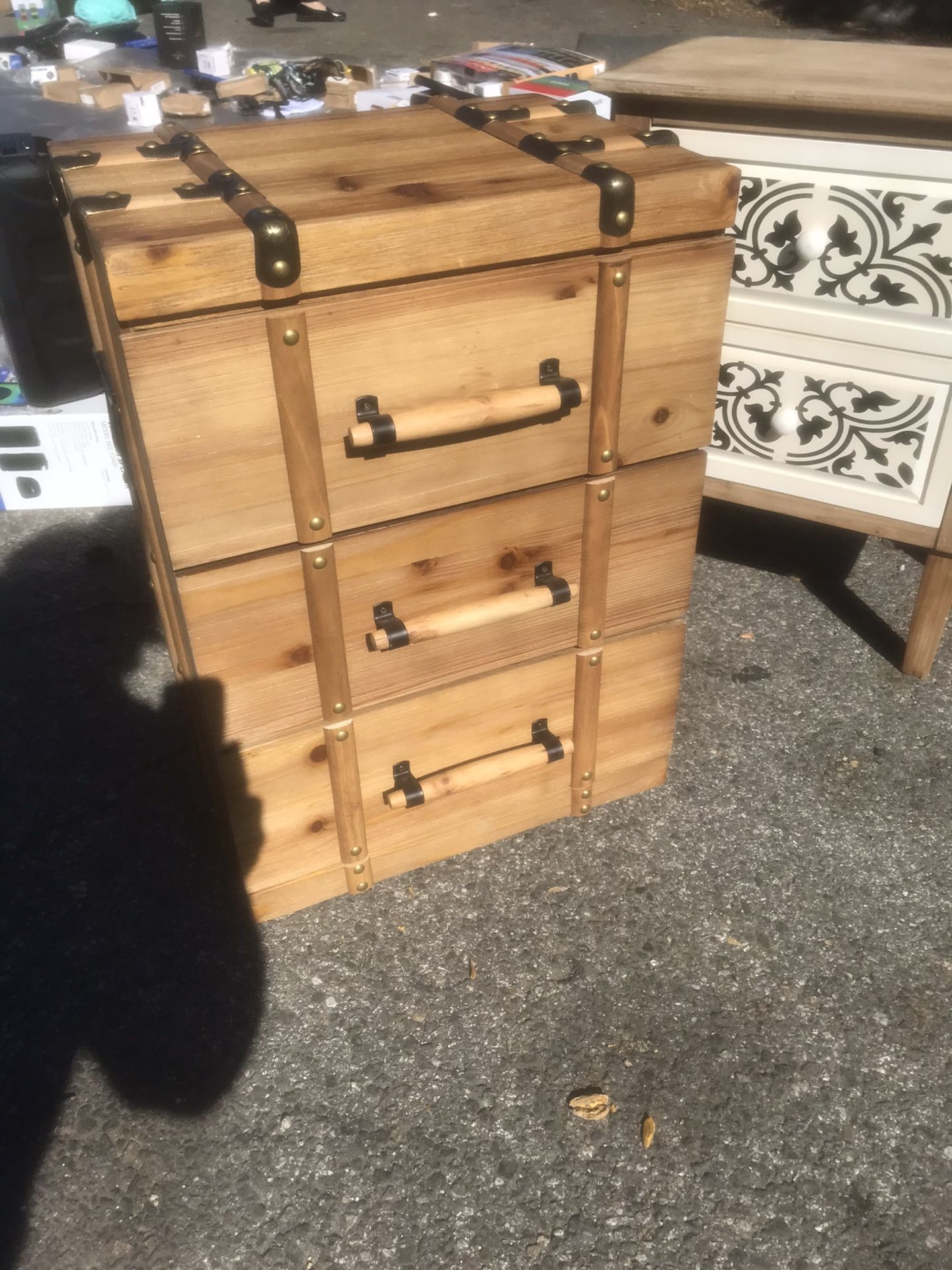 Cozayh Nightstand/side table