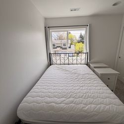 Queen Metal Frame & Mattress