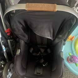 Nuna Pipa Car Seat And Base