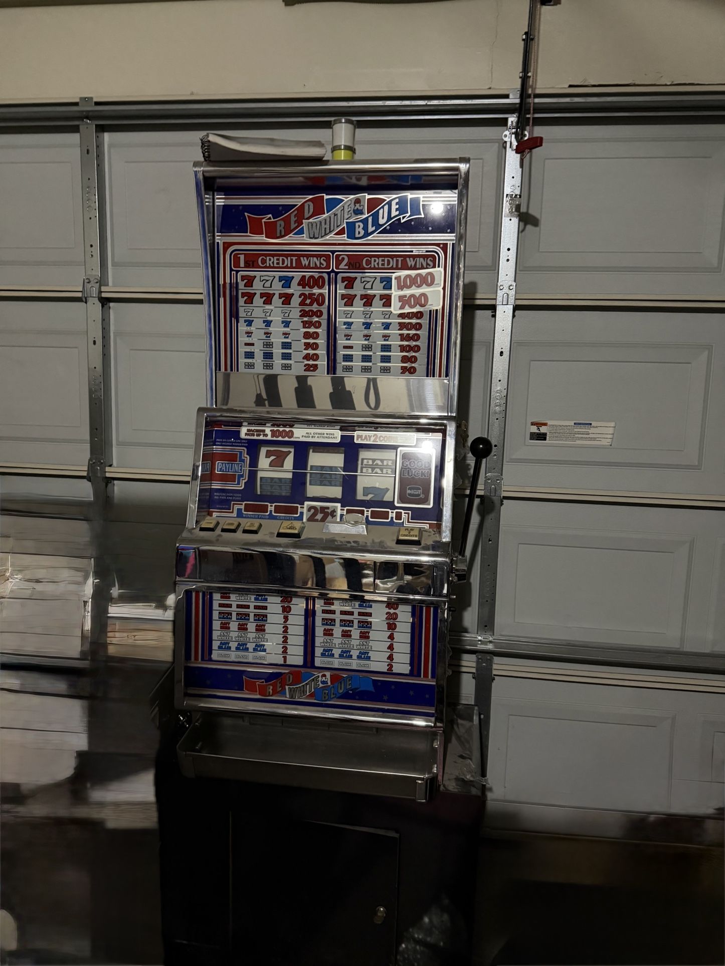 Red, White & Blue slot machine