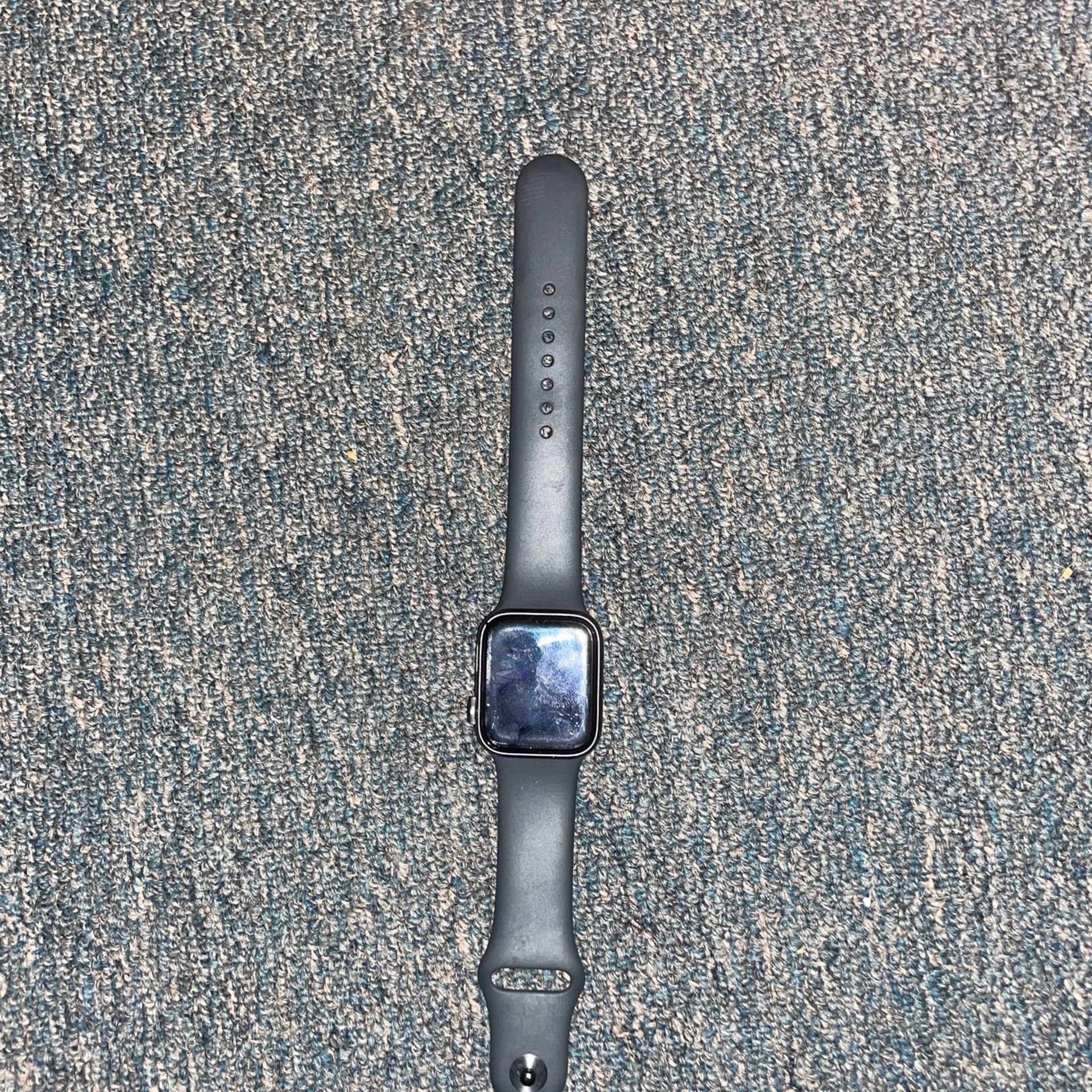 Apple Watch SE (2020)