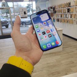 Apple iPhone 17(Unlocked) - Pre-Owned 