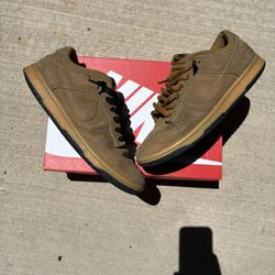 Nike Dunk Low Wheat Size 11
