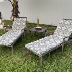 Set of 3 Light Weight Aluminum Pool Lounge Chair with a Table 