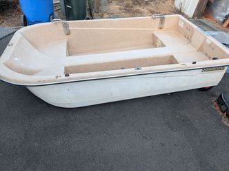 Sorenson 8ft fishing boat Livingston with wheels $450 obo