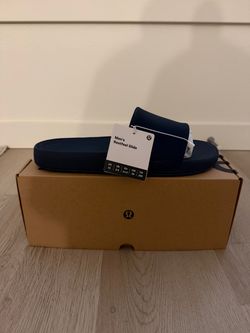 Restfeel Lulu Men’s Slides : Size 10 (Brand New)