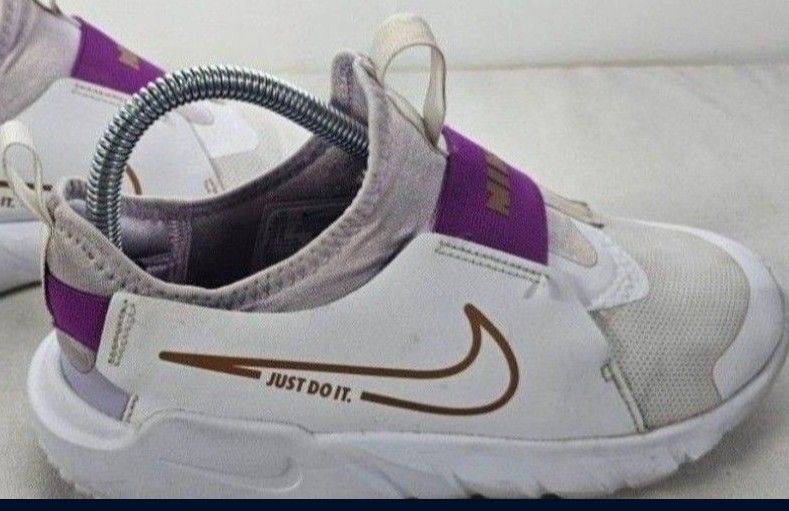 Nike Flex Runner 2 GS 'White Violet Frost Sneaker -  

Kids Size 5.5, 
 Women's 7
