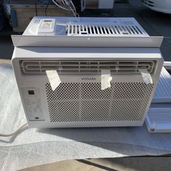 Air conditioner basically brand new used for only two weeks