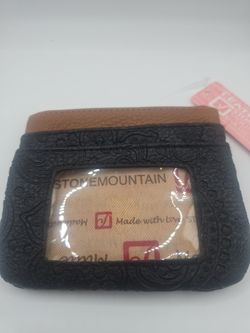 Bonded Leather Stone Mountain Black/Tan Paisley Embossed coin purse