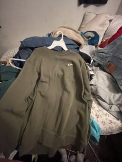 Nike sweater 