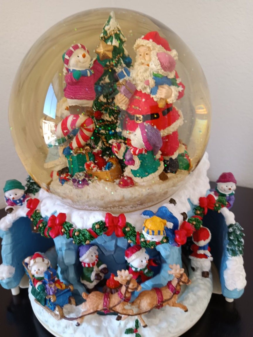 ChristmasWater Globe