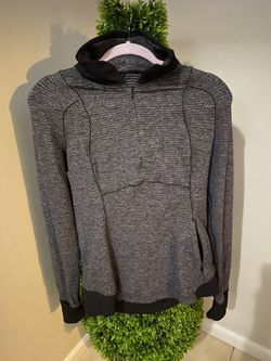 Lululemon Half Zip up 8 