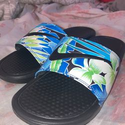 Nike Slides 