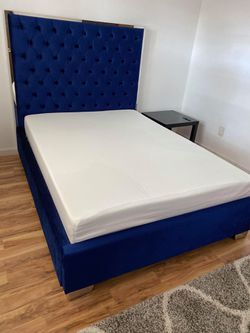 Full size upholstered platform bed and memory foam mattress