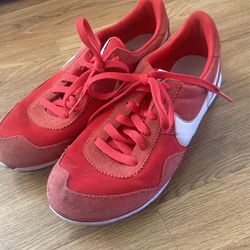 Retro Nike Tennis Shoes Size 10