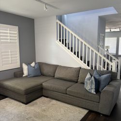 gray 2 piece sectional couch 